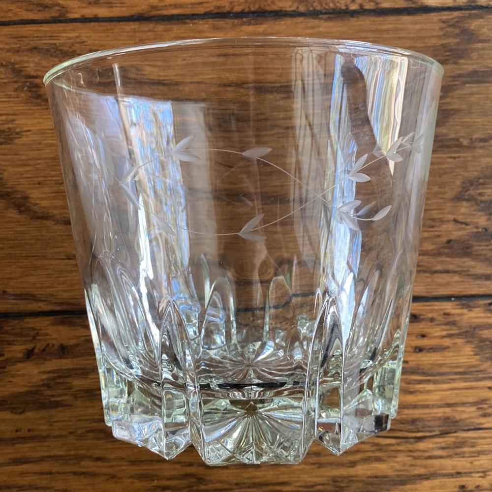 Decorative Crystal Bowl with Etched Design - Picture 5 of 8